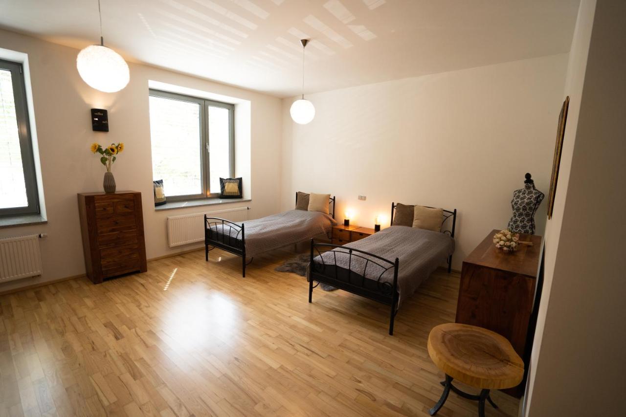 Black Field Apartment Брно Экстерьер фото