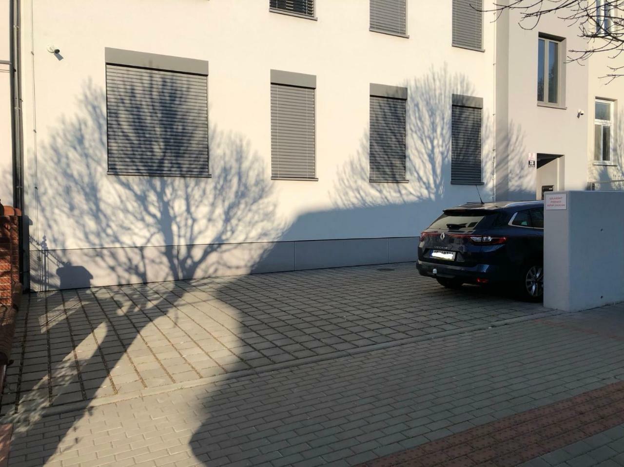 Black Field Apartment Брно Экстерьер фото